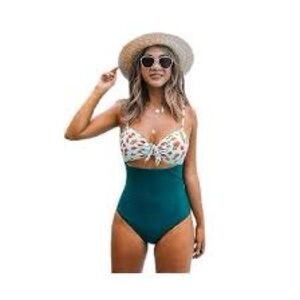 Cupshe Green and White One-Piece Swimsuit